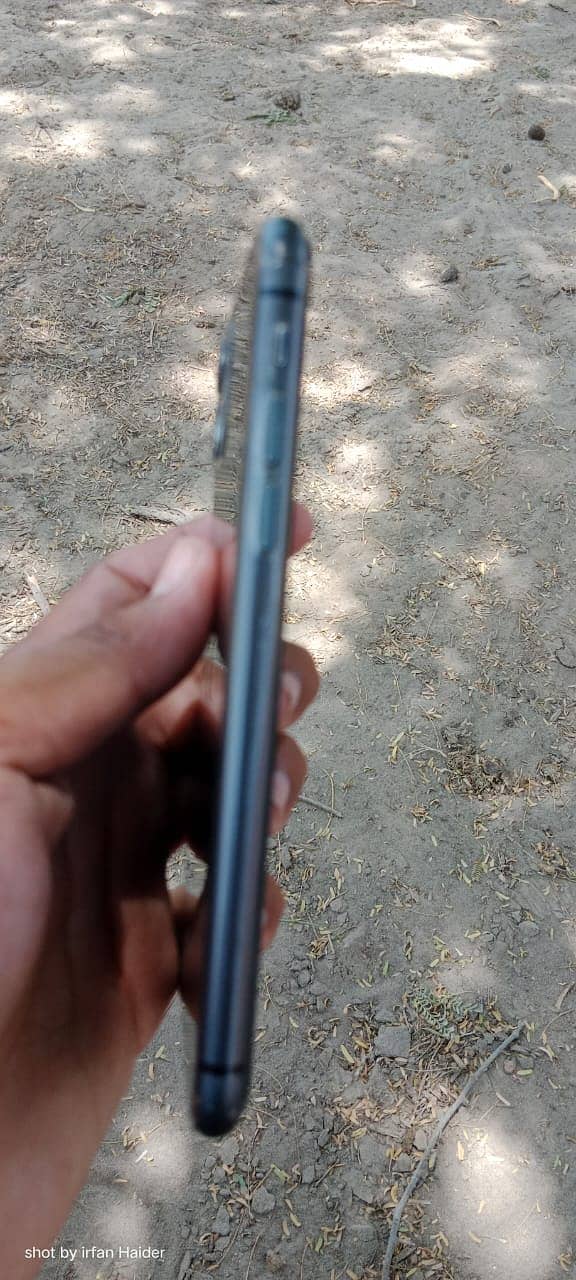 Apple iPhone 11 3
