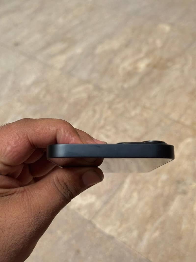 Apple iPhone 13 3