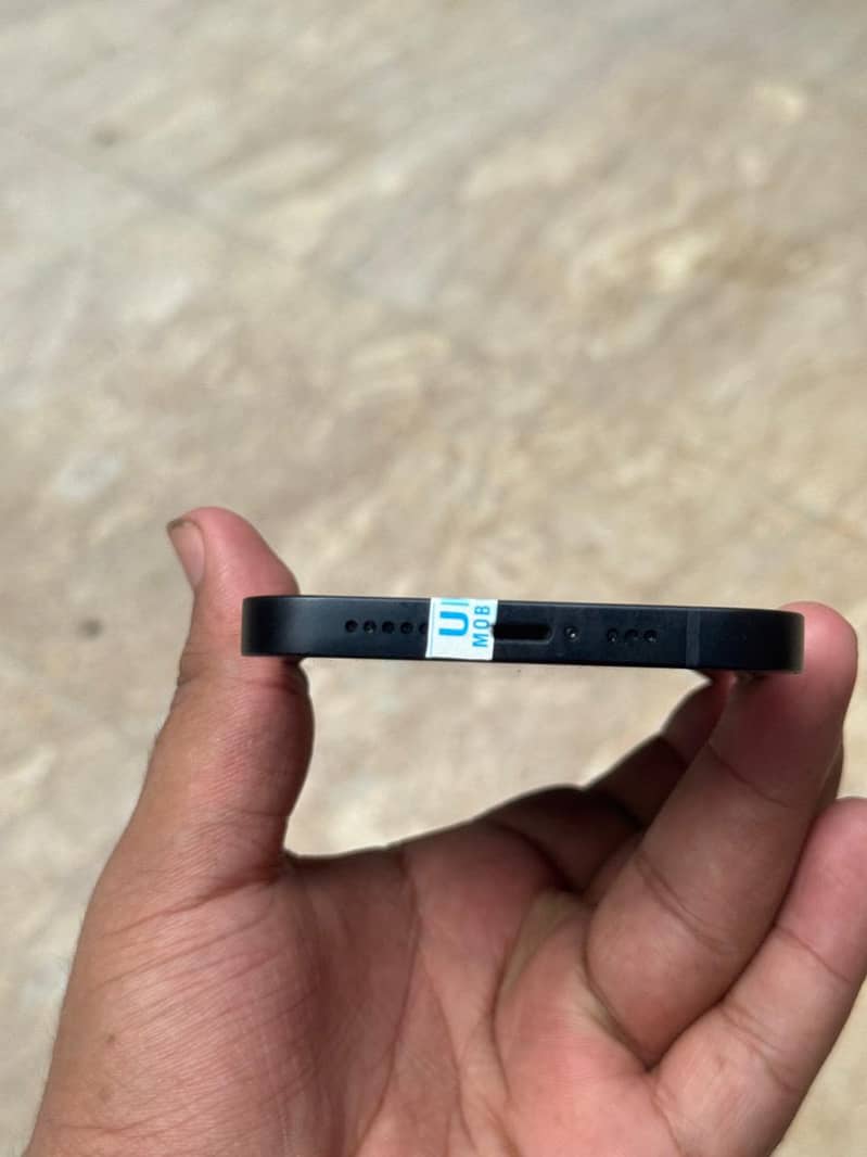 Apple iPhone 13 4