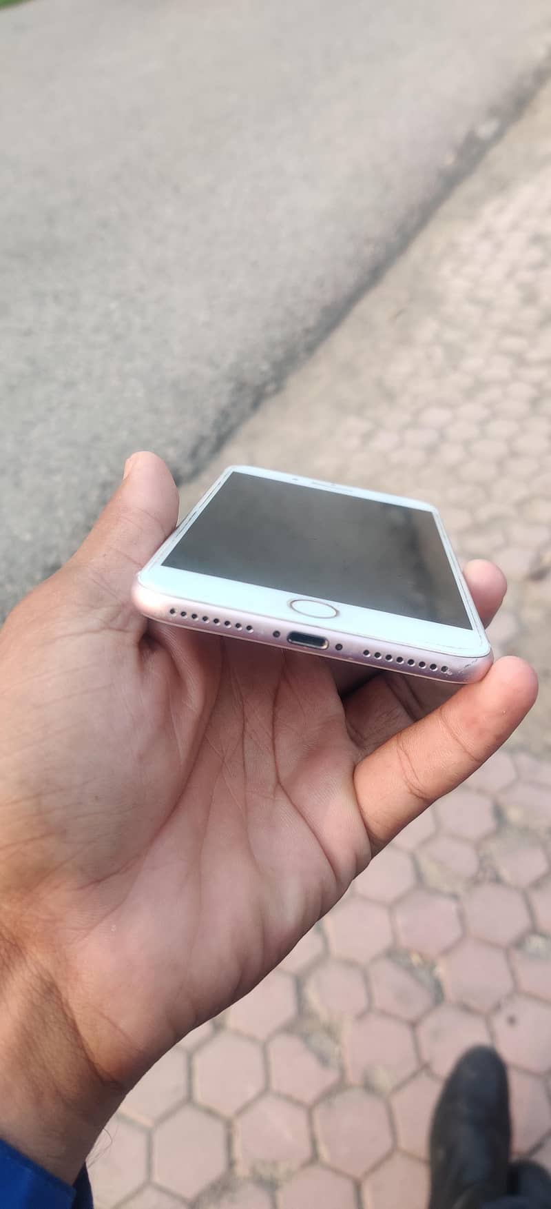 Apple iPhone 7 Plus 5