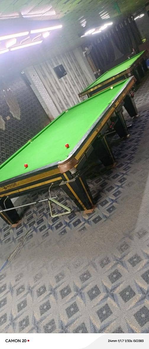 Snooker table 0