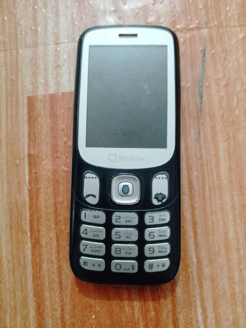 QMobile E4 2020 0