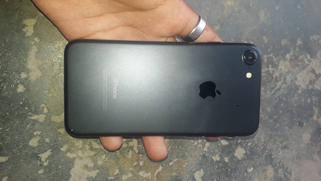 Apple iPhone 7 1