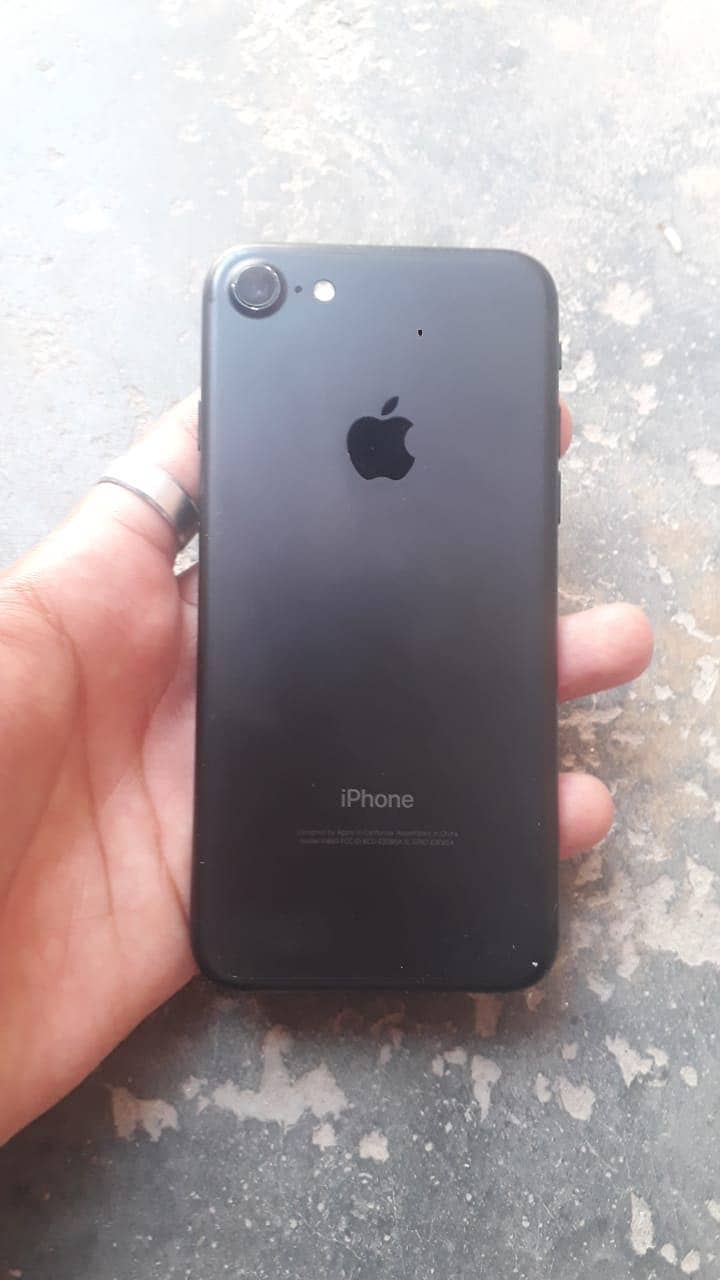 Apple iPhone 7 2