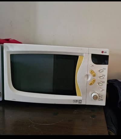 MICROWAVE OVEN (LG)