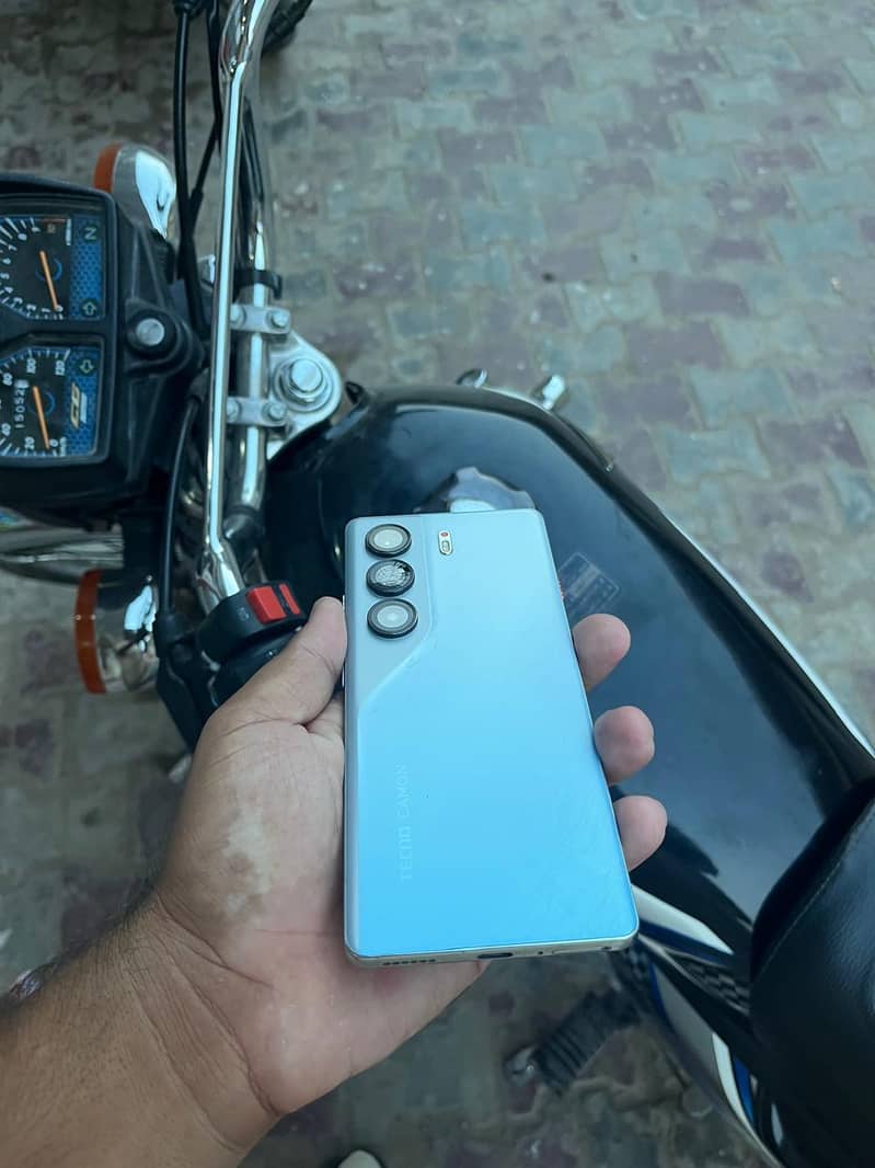 Tecno CAMON 40 Pro 2