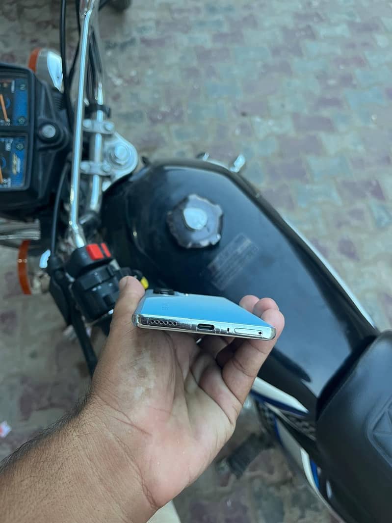 Tecno CAMON 40 Pro 3