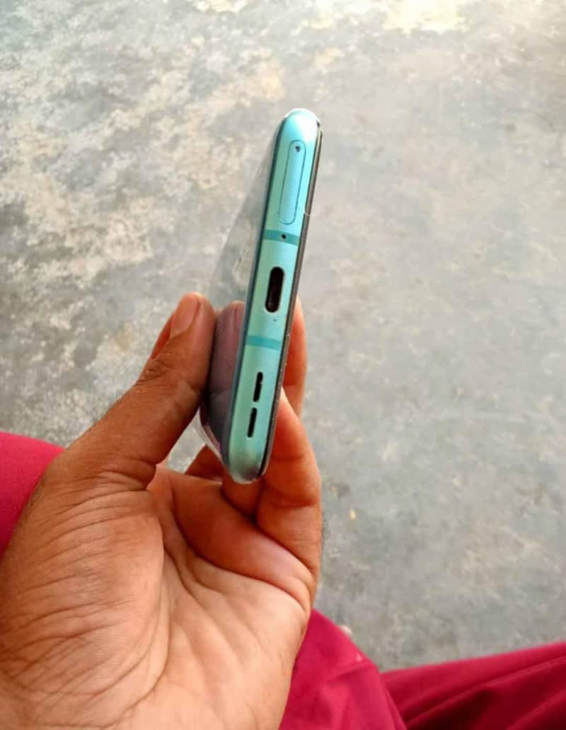 one plus8t 4
