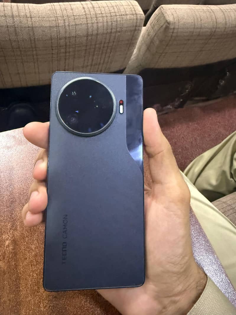 Tecno CAMON 30 Pro 6