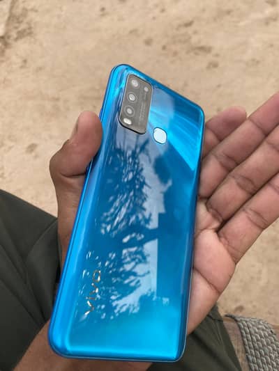 Vivo y30 for sale with box 4gb/64gb condition 10/10 urgent need money