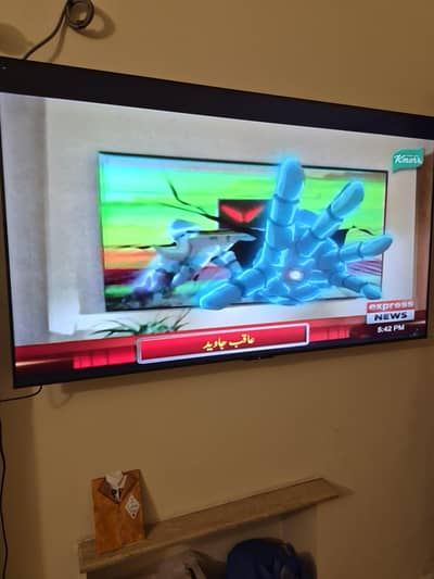 65 Inches Smart LED TV