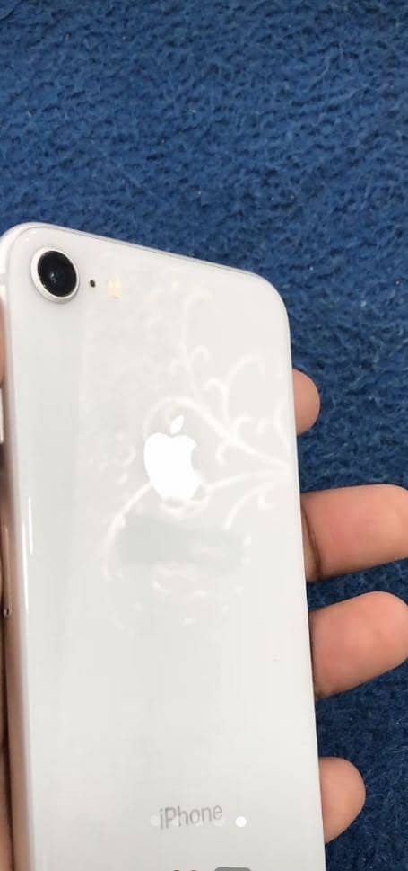 Apple iPhone 8 0