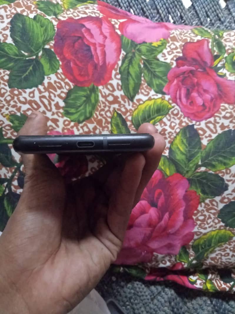 Google Pixel 6 4