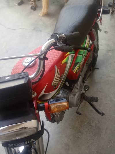 Honda CD 70 bike totally genuine ha contact 03224990515