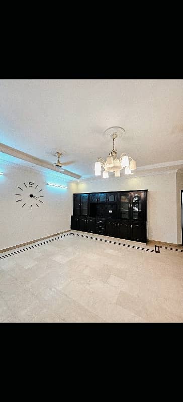 35x70 10 Marla House Prime Location for Sale in G-13