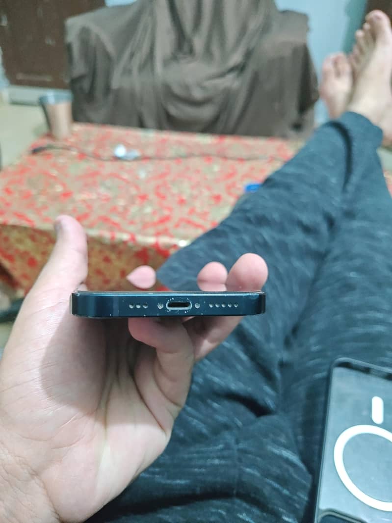 Apple iPhone 14 3
