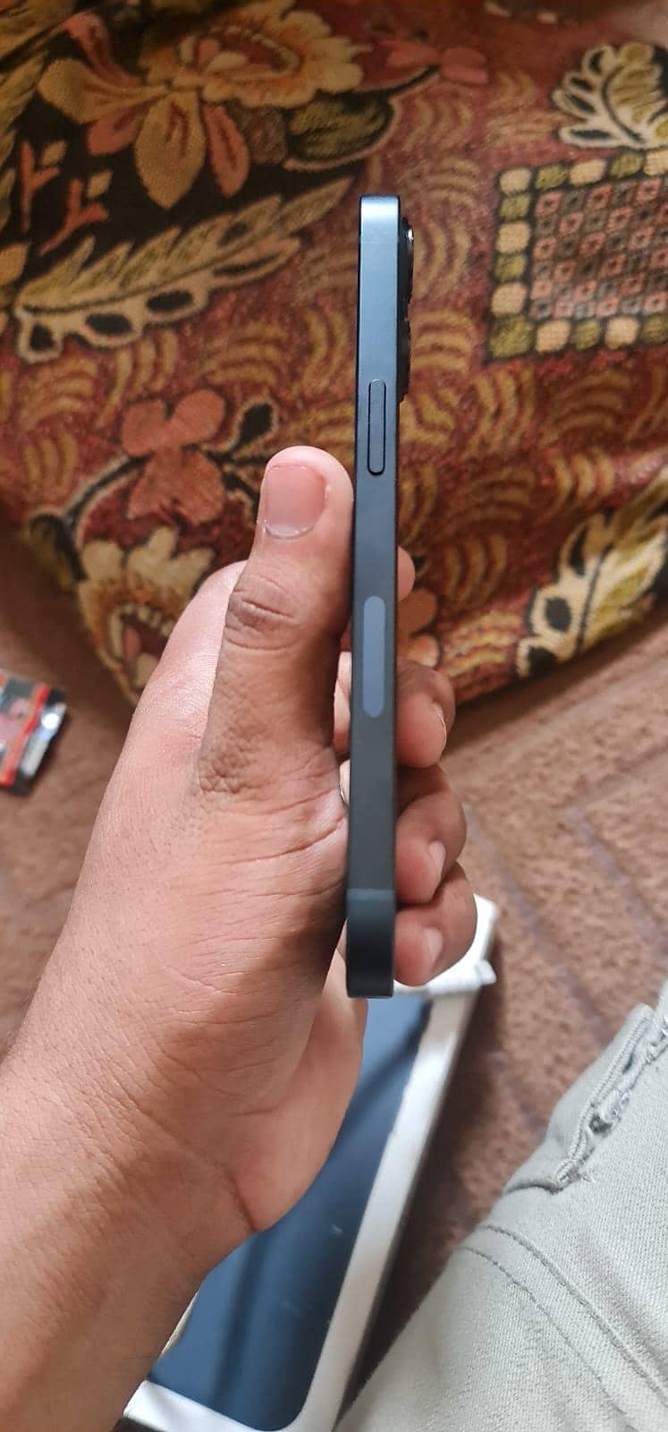 Apple iPhone 13 4