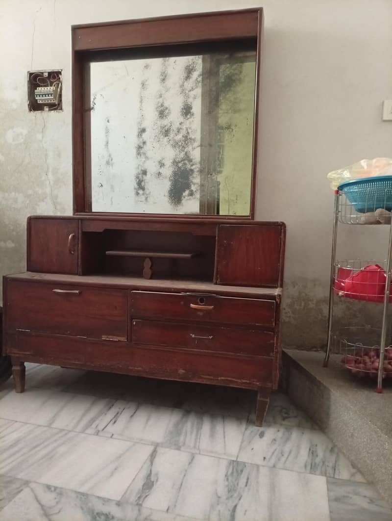 dressing table 0