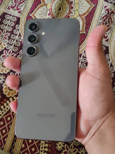 Samsung Mobile S24 fE