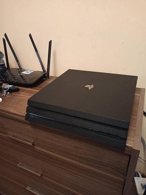 PS4 Pro (4k) - Jailbroken with 2 Controllers 0