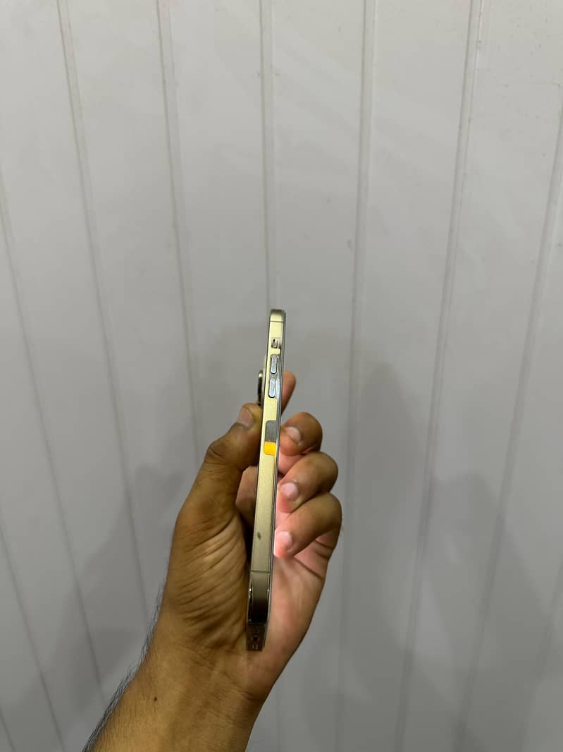iPhone 14 pro max 3
