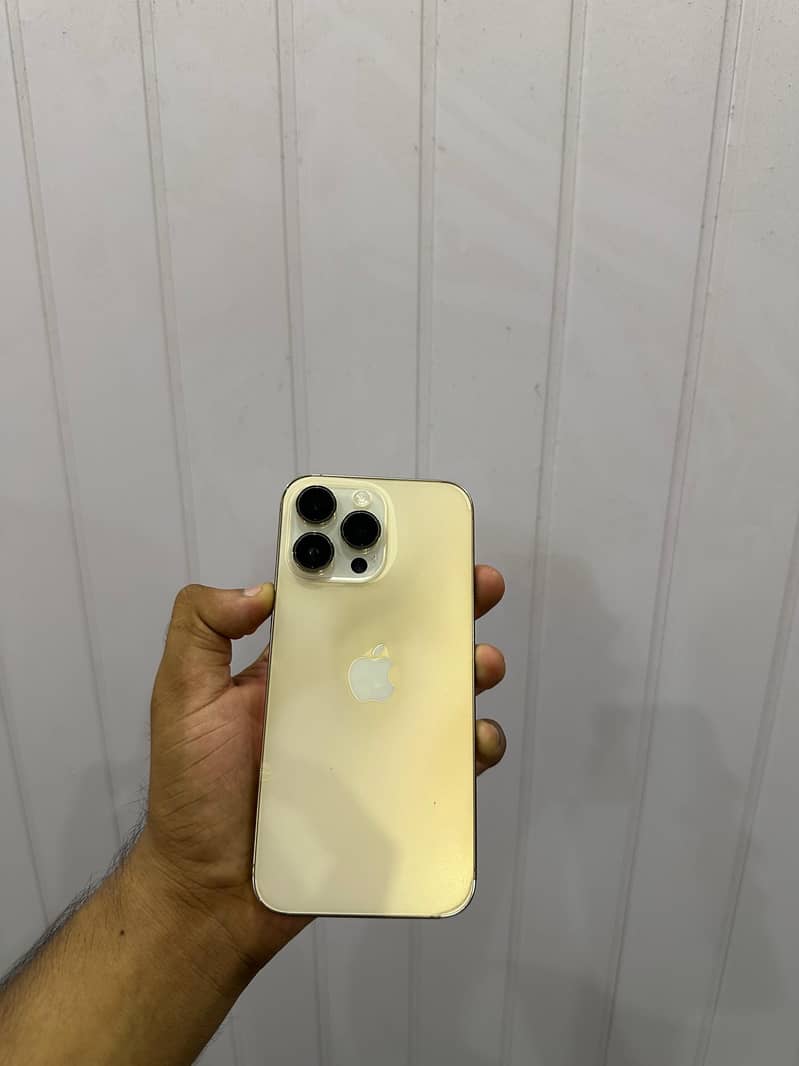 iPhone 14 pro max 4