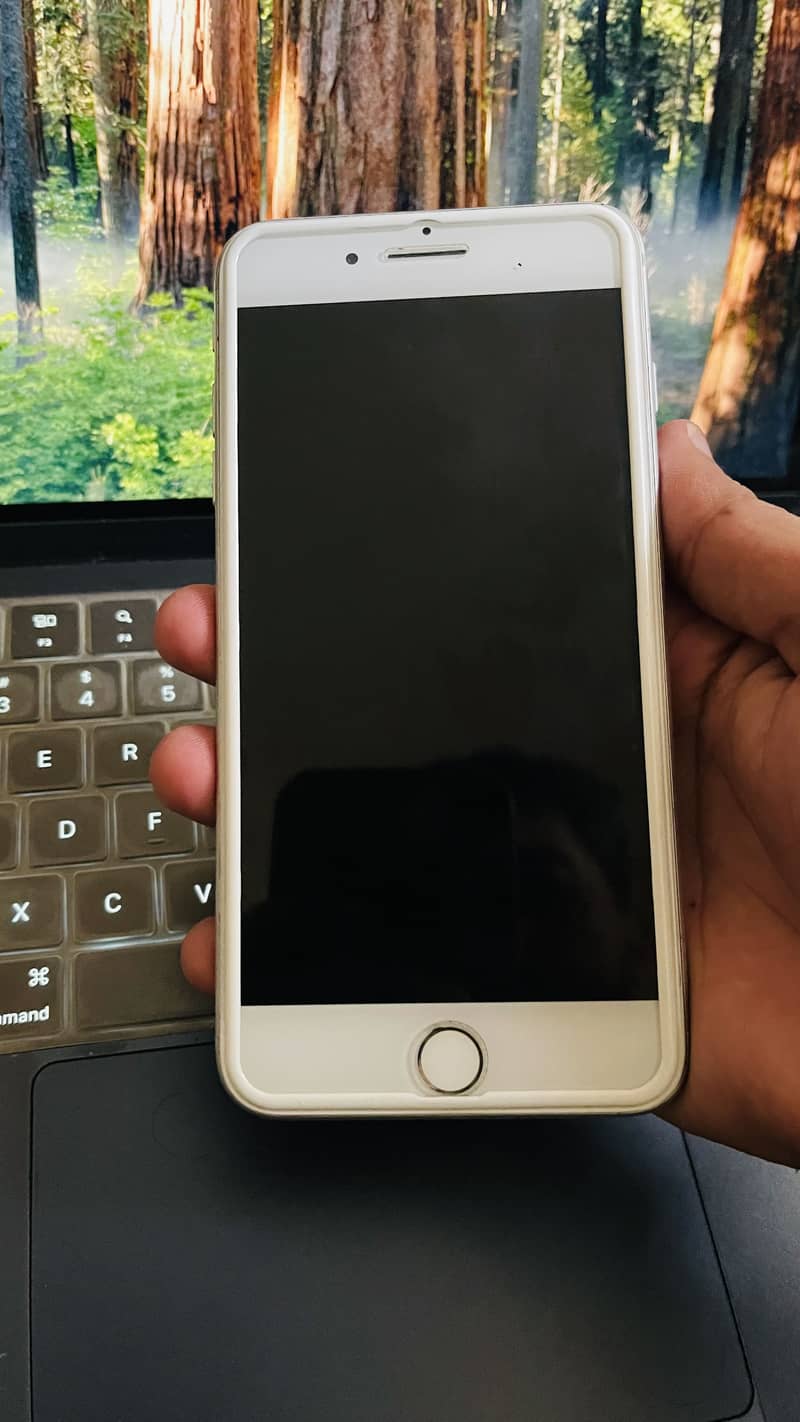 Apple iPhone 7 Plus 0