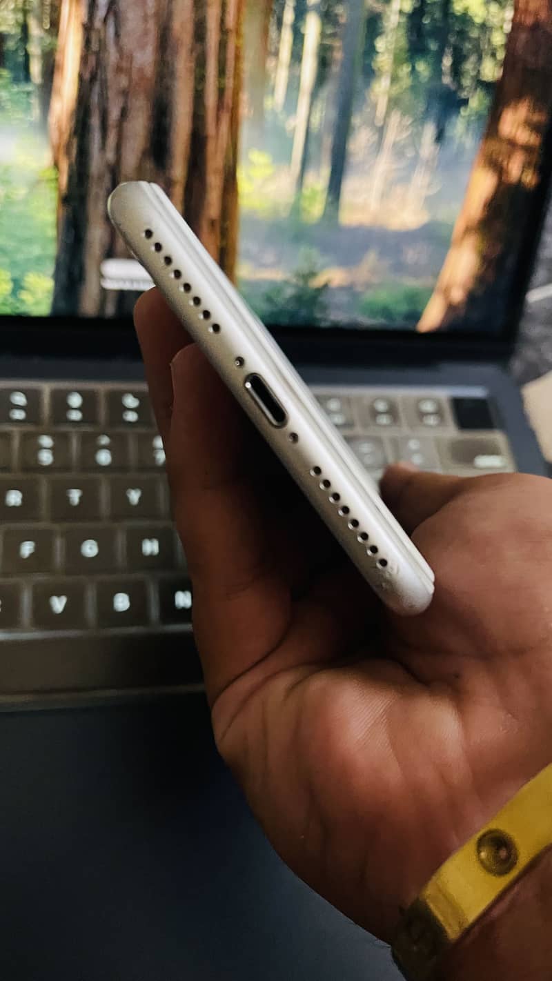 Apple iPhone 7 Plus 3