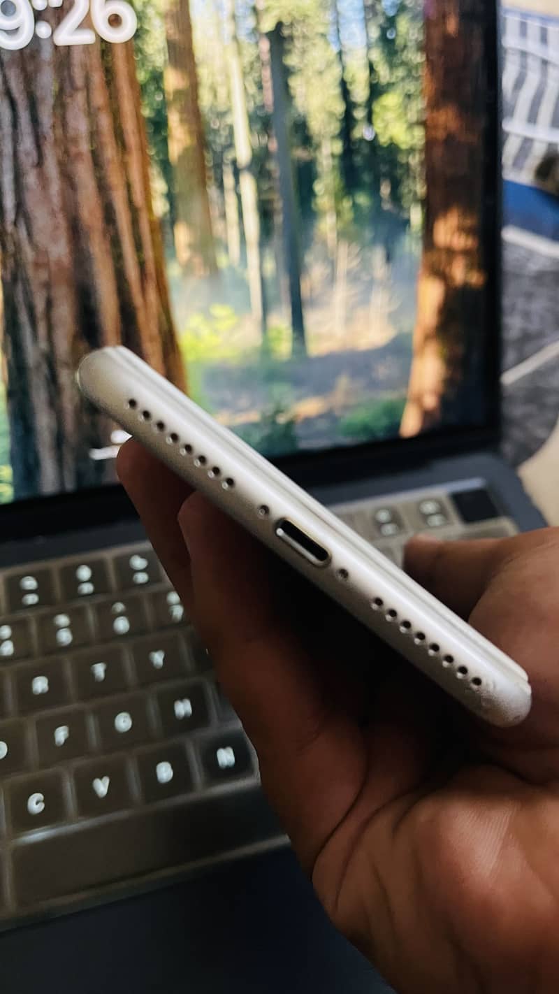 Apple iPhone 7 Plus 4