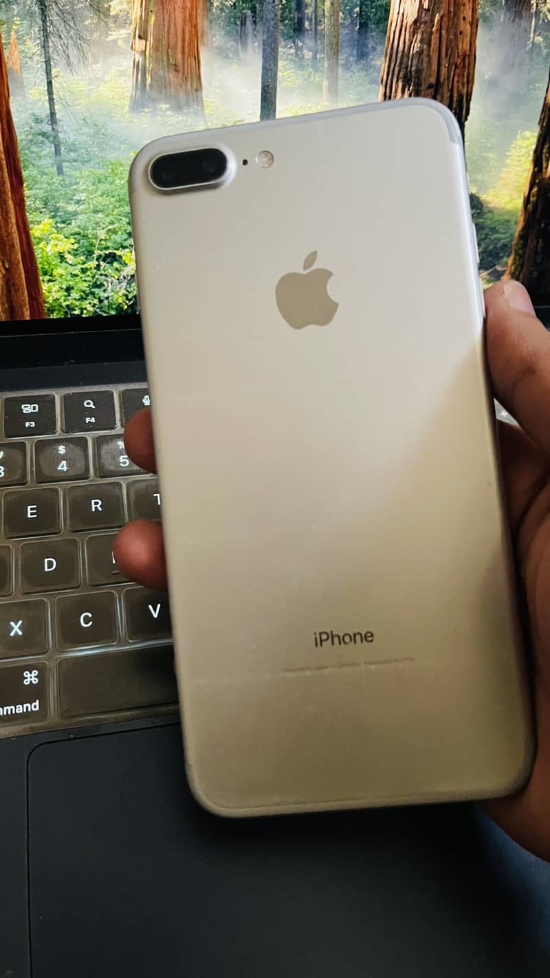 Apple iPhone 7 Plus 6