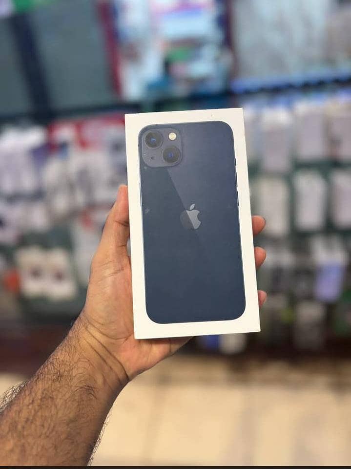 Apple iPhone 13 0