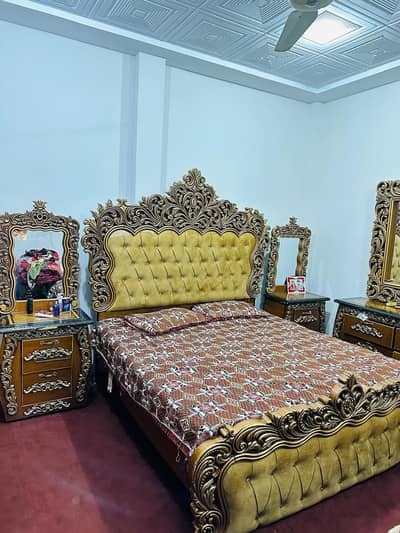 Chinot Unique style Bed set for sale
