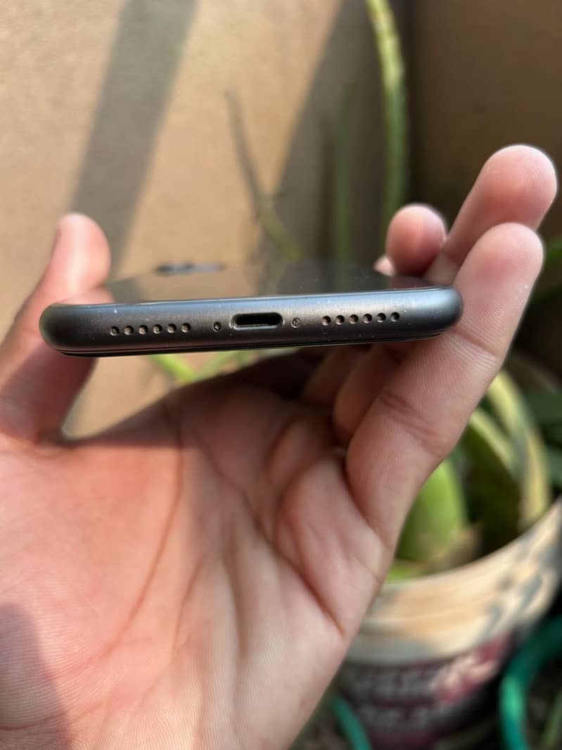 Apple iPhone 11 5