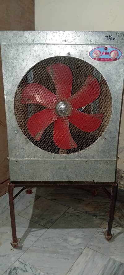 Good condition room coler sub okay ha Kuch be kharab ni ha