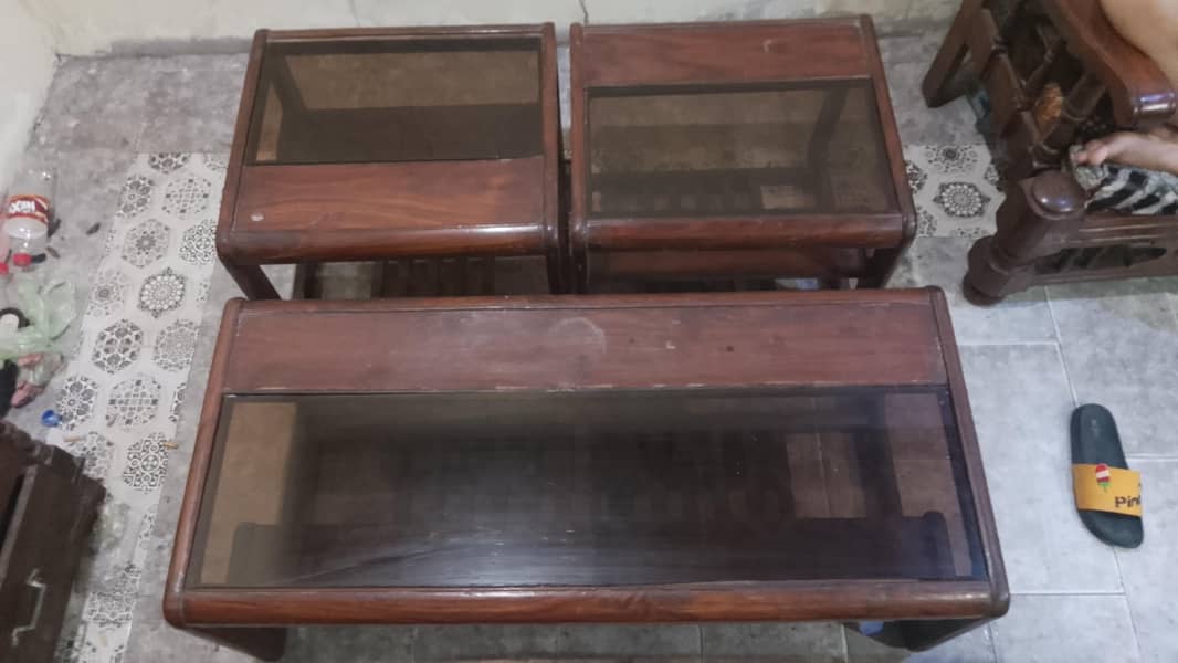 3 table set 0