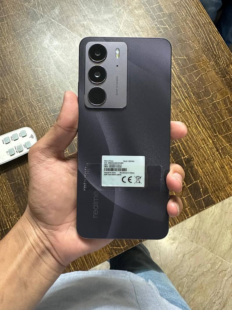 Realme C75 1