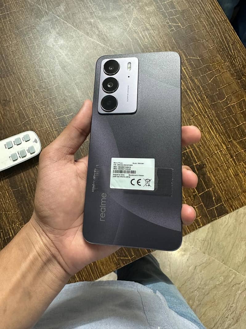 Realme C75 4