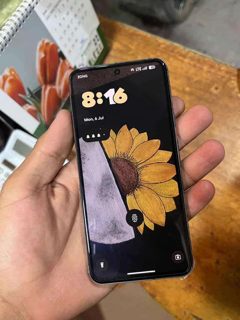 Google Pixel 8 4