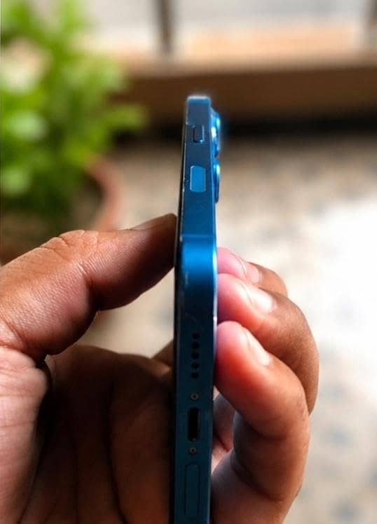 Apple iPhone 13 3