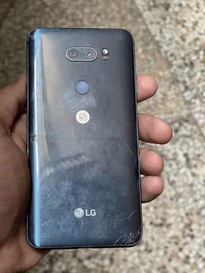 LG V30