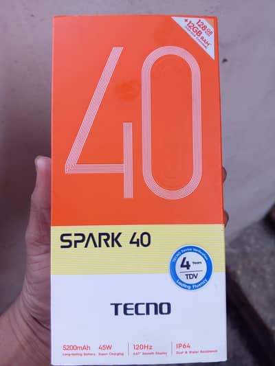 Tacno Spark 40