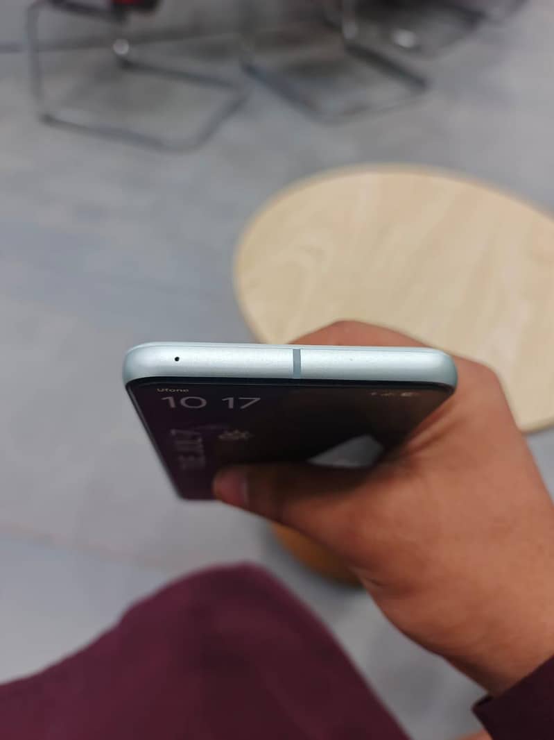 Google Pixel 8 3