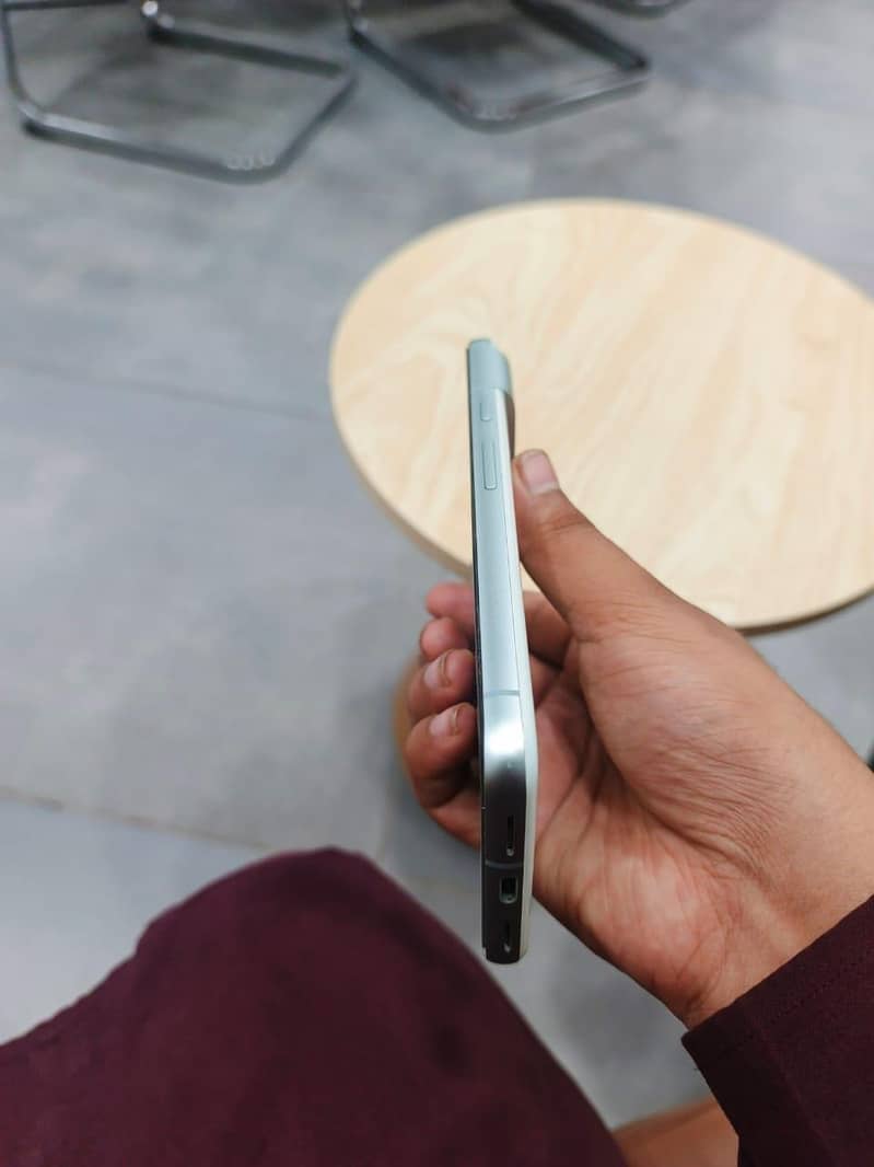 Google Pixel 8 5