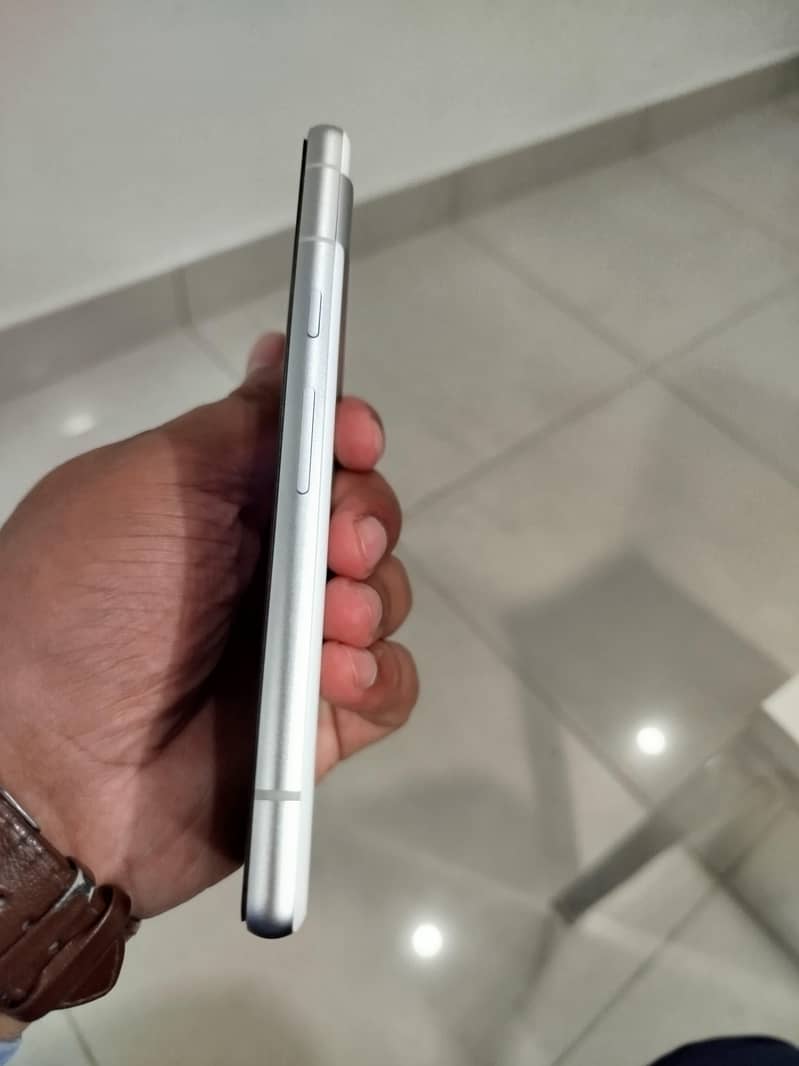 Google Pixel 7a 5