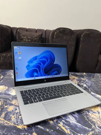 Hp elitebook ryzen 7pro 16/256 1GB graphics dard
