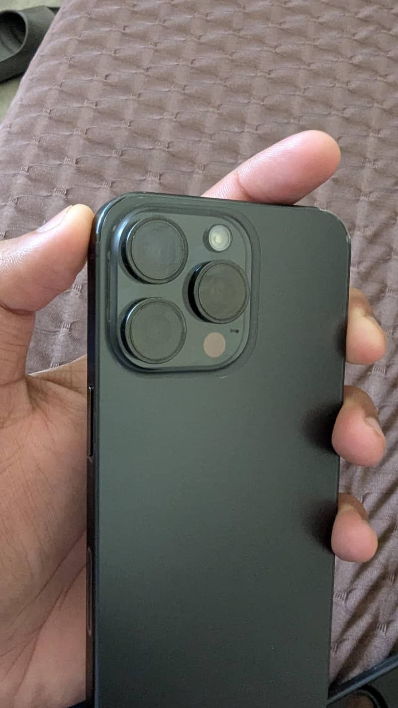 Apple iPhone 15 Pro Max 1
