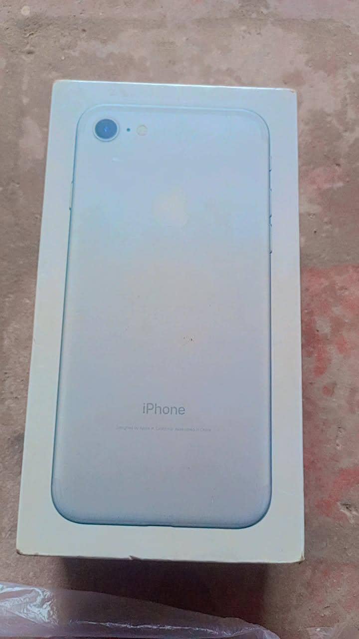 Apple iPhone 7 4