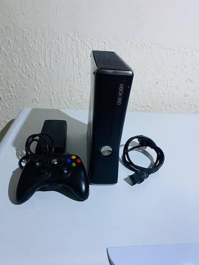 XBOX 360 SLIM S JAILBREAK 66 games installed