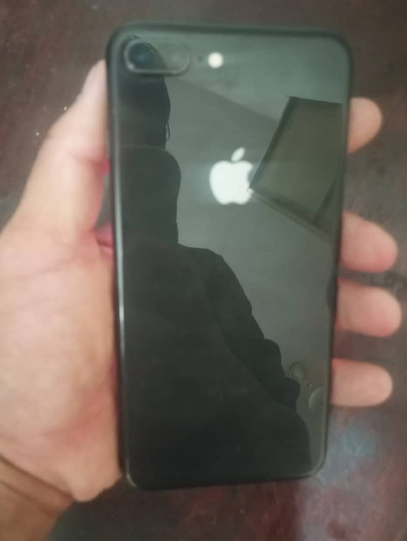 Apple iPhone 8 Plus 3