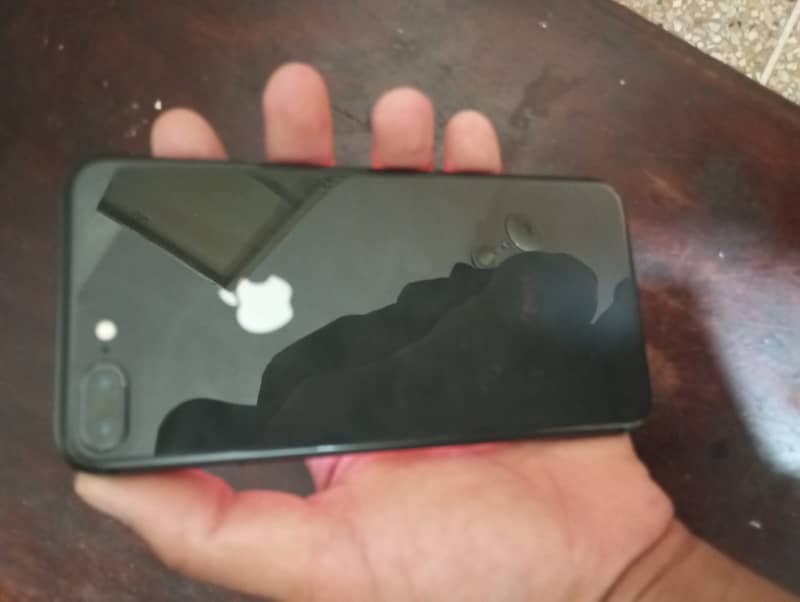 Apple iPhone 8 Plus 4